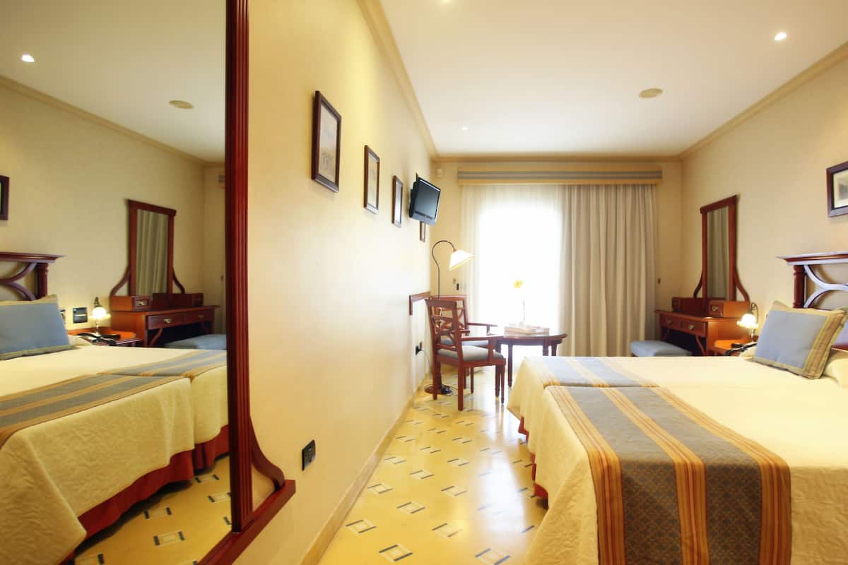 Minibar, in-room safe, desk, blackout curtains