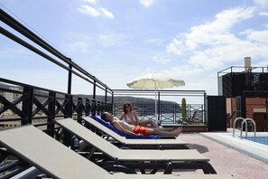Sun deck