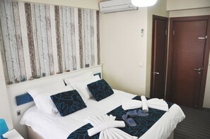 Egyptian cotton sheets, hypo-allergenic bedding, minibar, in-room safe - 35tam (Istanbul)