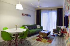 Egyptian cotton sheets, hypo-allergenic bedding, minibar, in-room safe - 35tam (Istanbul)