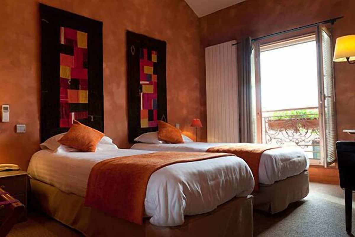 comfort twin room, 2 single beds | desk, free wifi