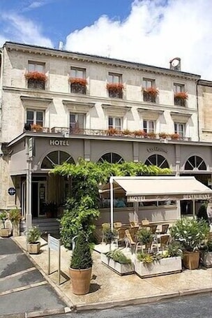 Exterior. Hôtel les Glycines