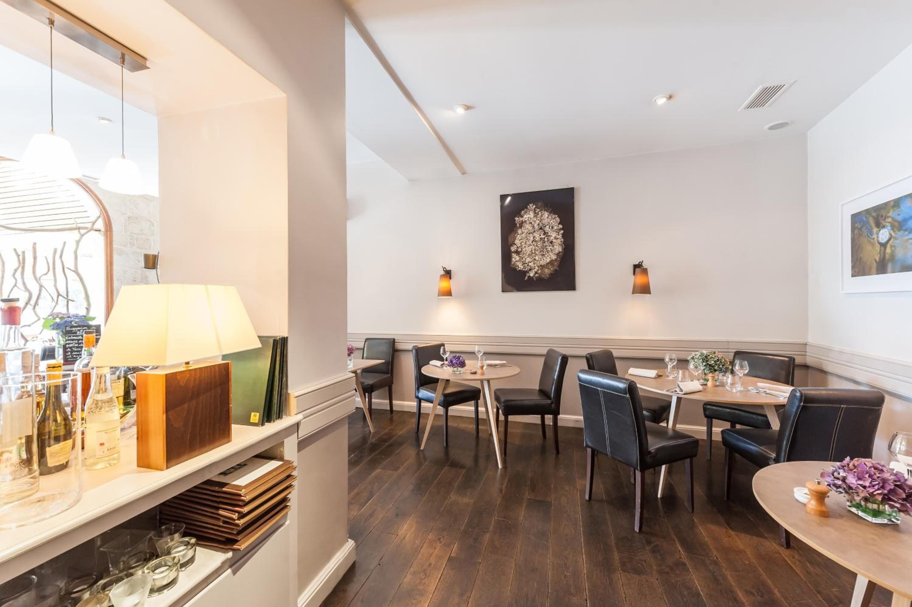 lunch and dinner served, regional cuisine