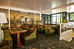 Breakfast, lunch, dinner served; French cuisine, garden views  - Hôtel Eldorado Paris (Paris)