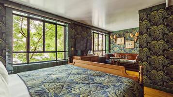 Deluxe Double or Twin Room | Hypo-allergenic bedding, memory-foam beds, minibar, in-room safe