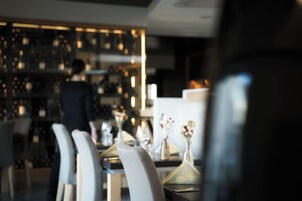 Se sirven cenas y cocina francesa