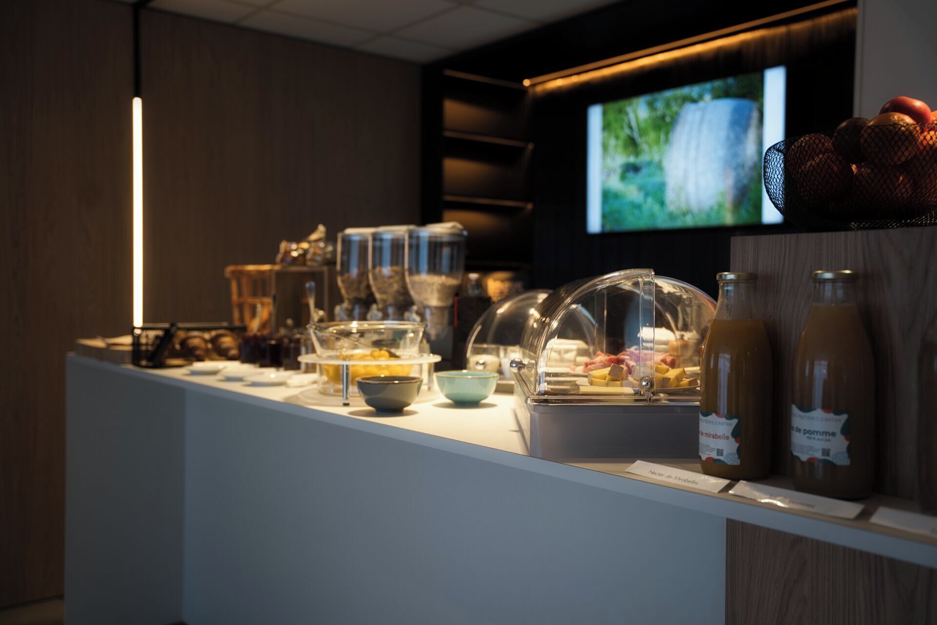 daily buffet breakfast (eur 8.50 per person)