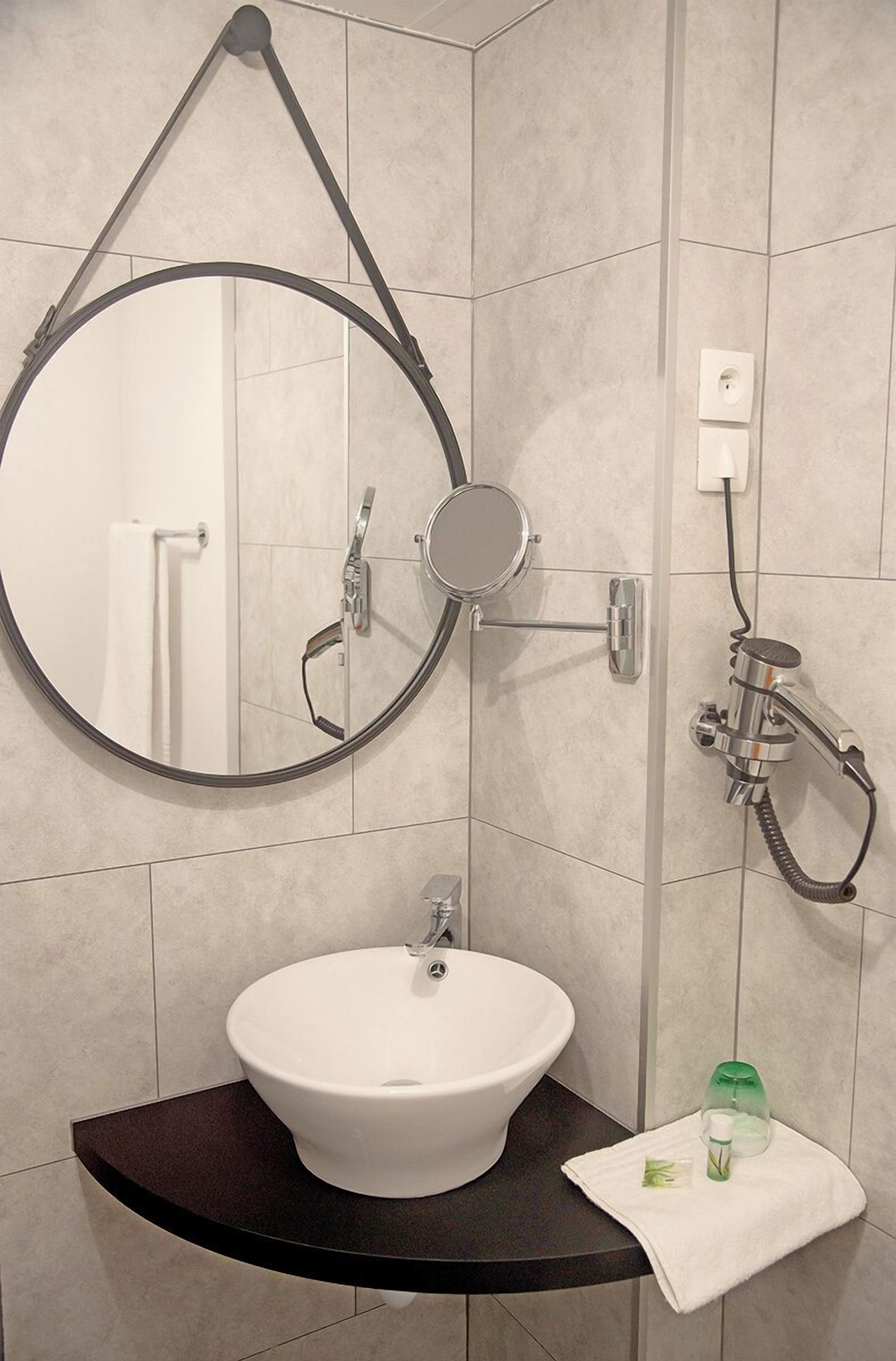 superior double room | bathroom | hair dryer, towels, soap, shampoo