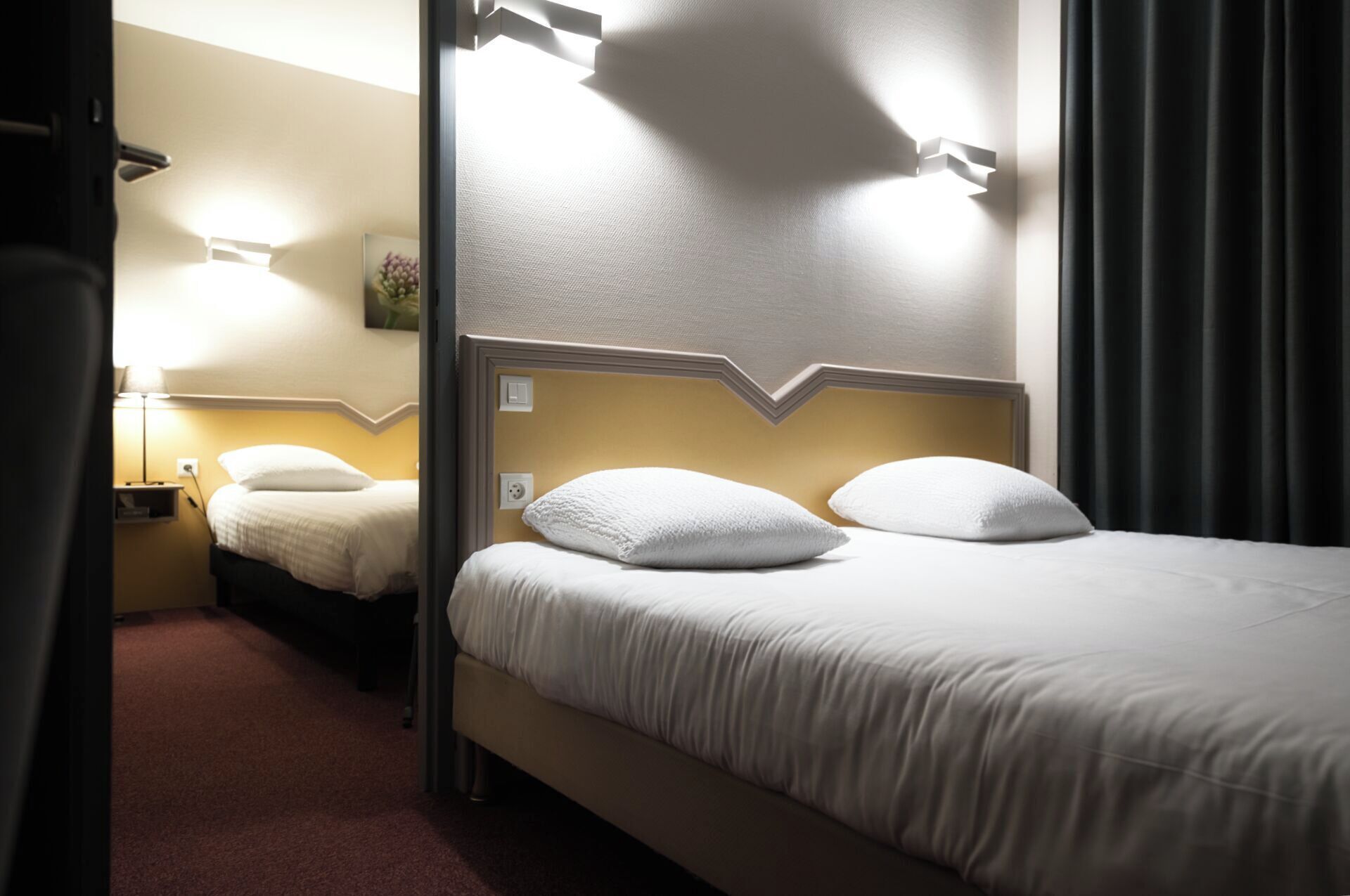 comfort quadruple room | desk, laptop workspace, soundproofing, free wifi