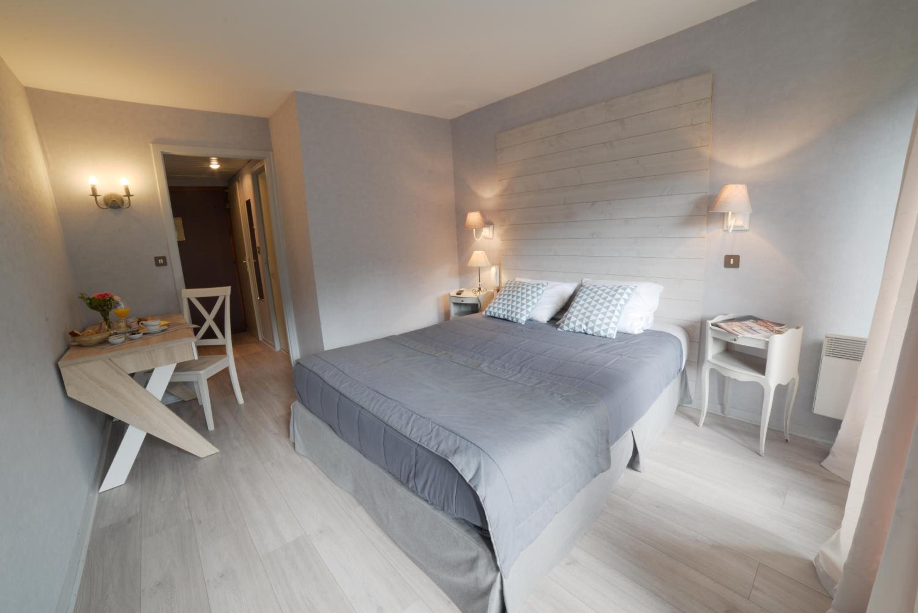 desk, soundproofing, free cots/infant beds, free wifi