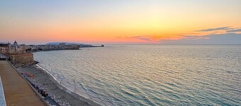Central Gallery Rooms