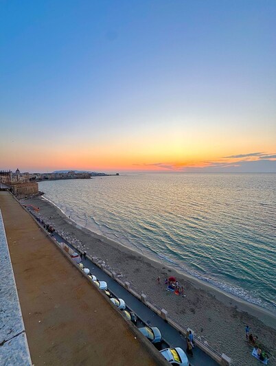 Central Gallery Rooms