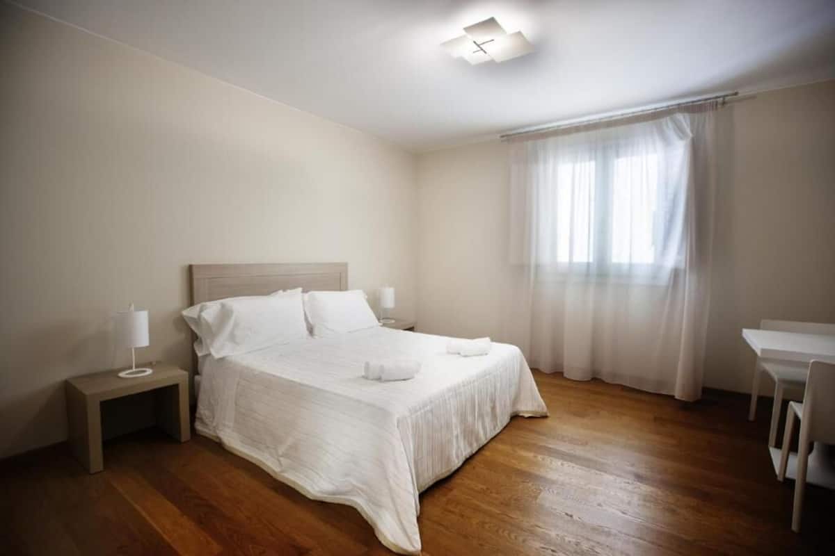 Suite, 2 chambres | 1 chambre, literie de qualité supérieure, bureau