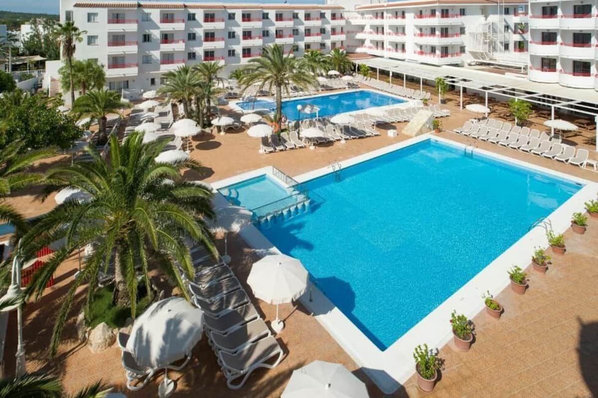 In-room safe, laptop workspace, free cribs/infant beds, free WiFi