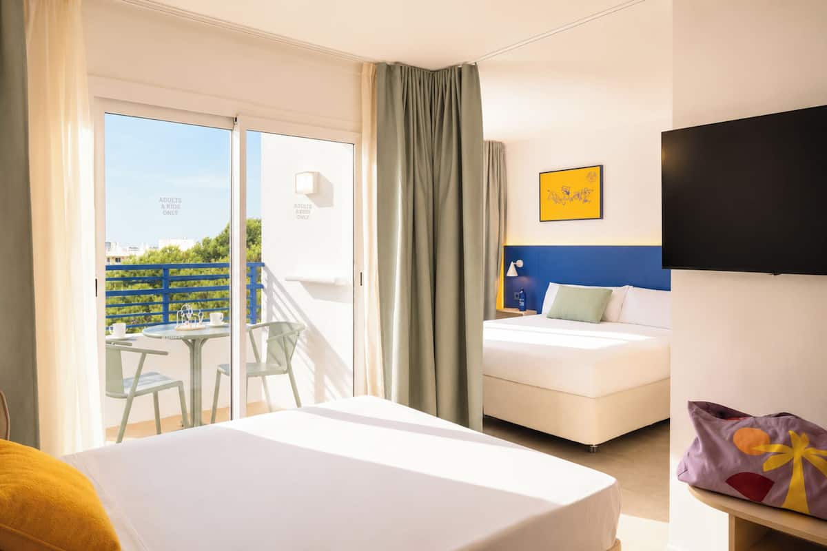 Family Studio | Minibar, in-room safe, iron/ironing board (on request)
