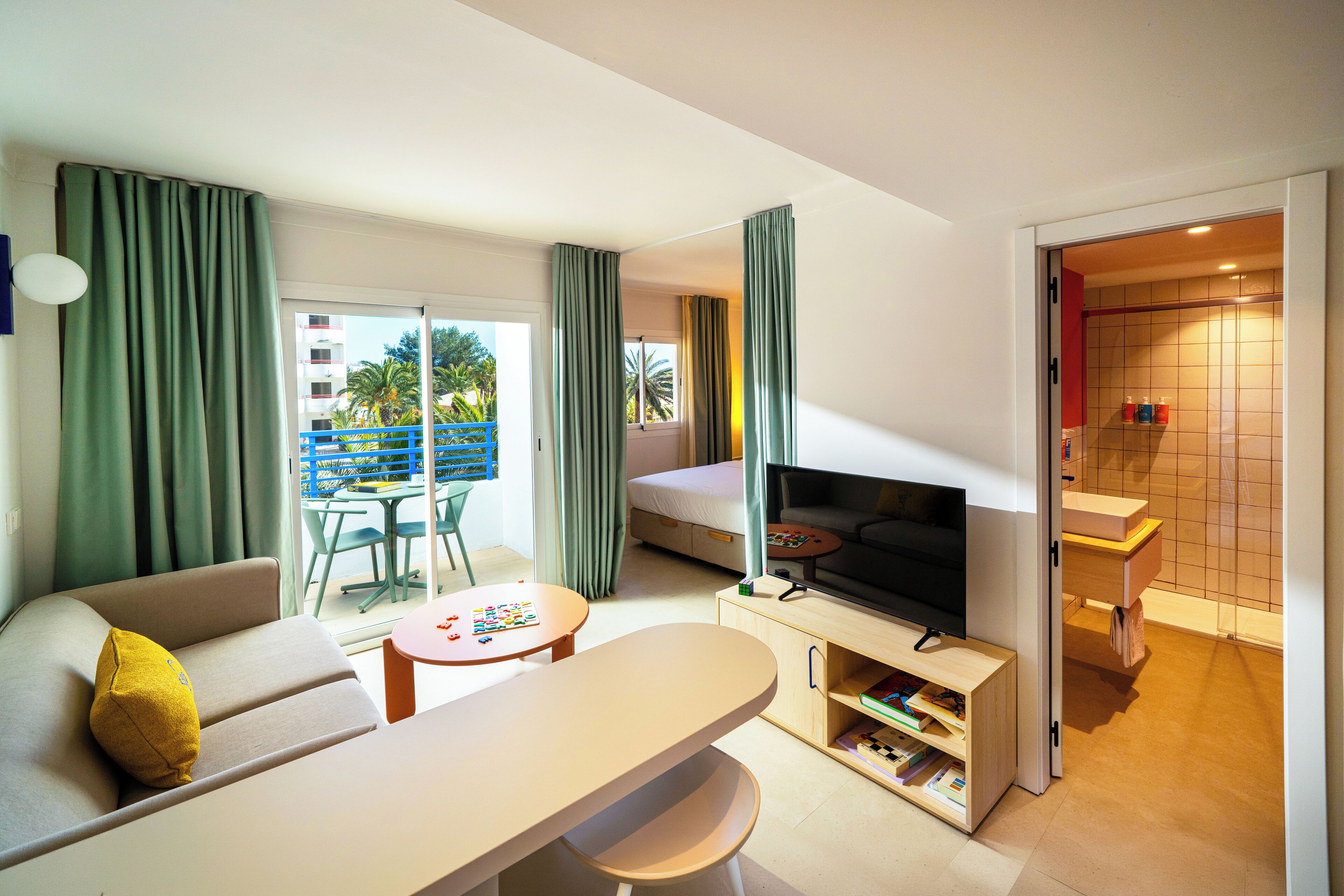 Una cassaforte in camera, postazione laptop