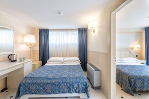 Family Room, 2 Bedrooms
