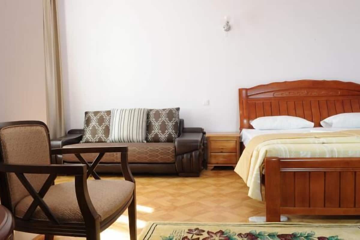 Junior Suite | Premium bedding, Select Comfort beds, in-room safe, desk