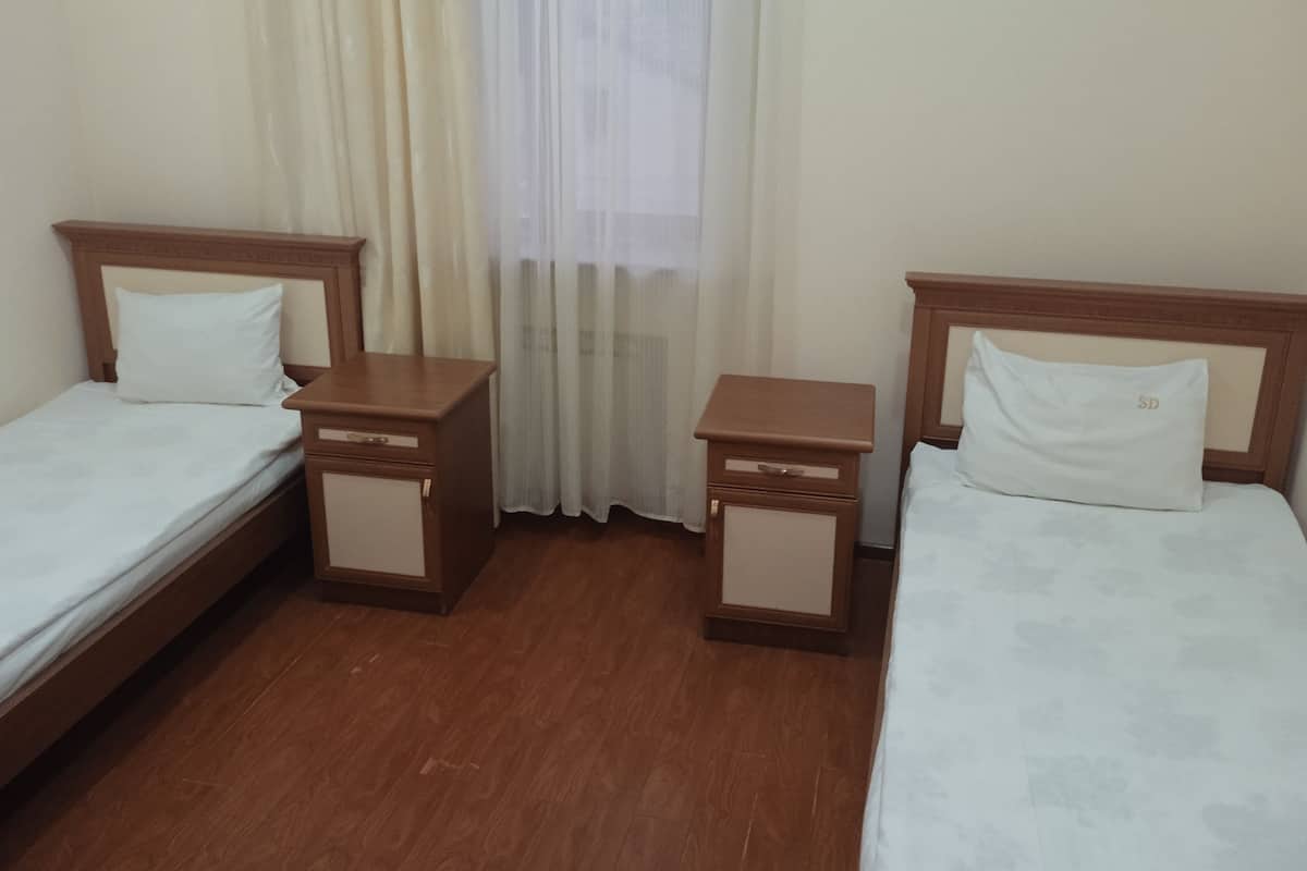 Standard Twin Room | Premium bedding, Select Comfort beds, in-room safe, desk
