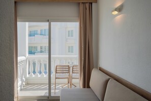 Balcony - ENDLSS BEACH & DISCO HOTEL IBIZA ADULTS ONLY (Sant Josep de sa Talaia)