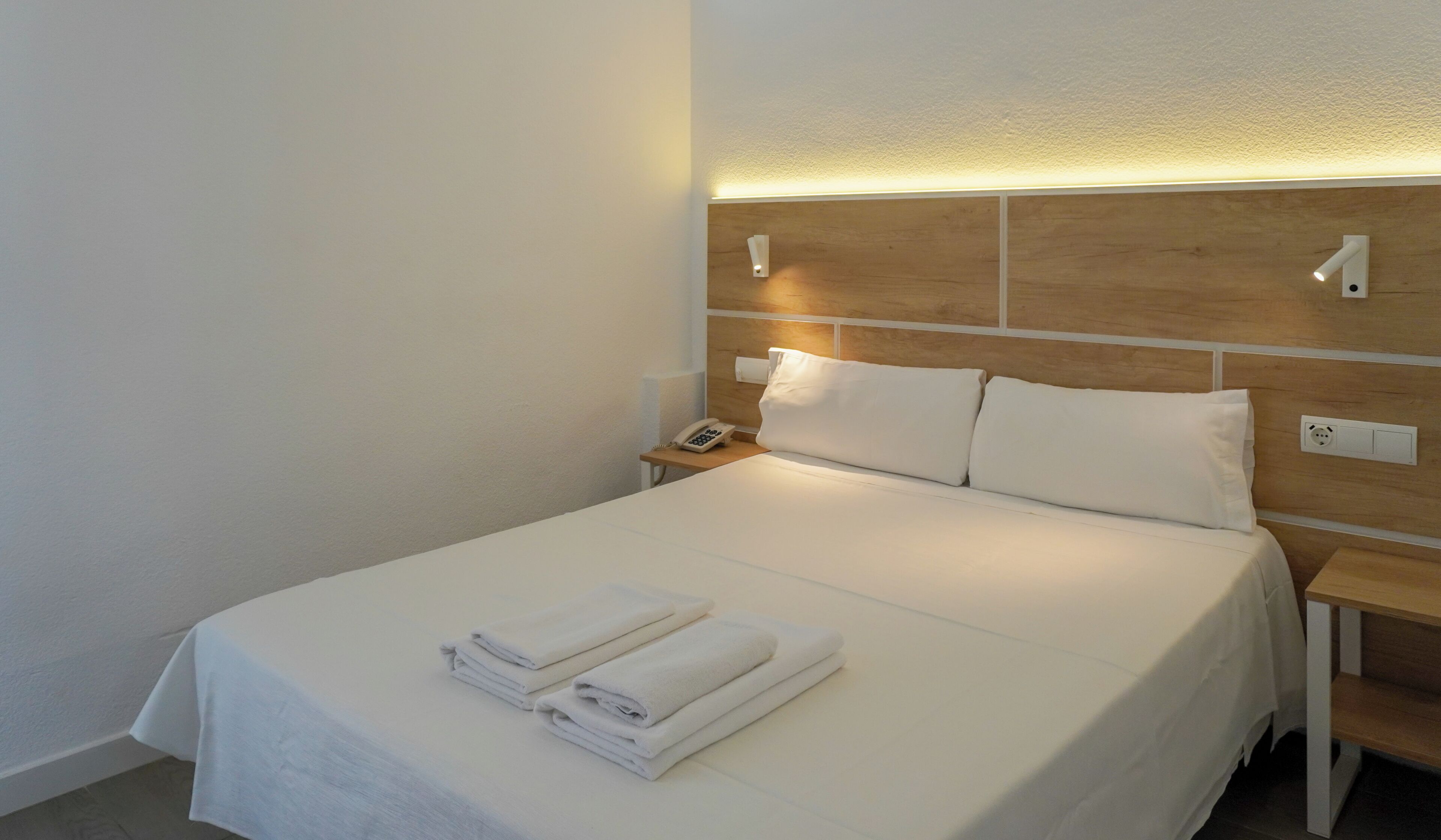 In-room safe, free WiFi, bed sheets