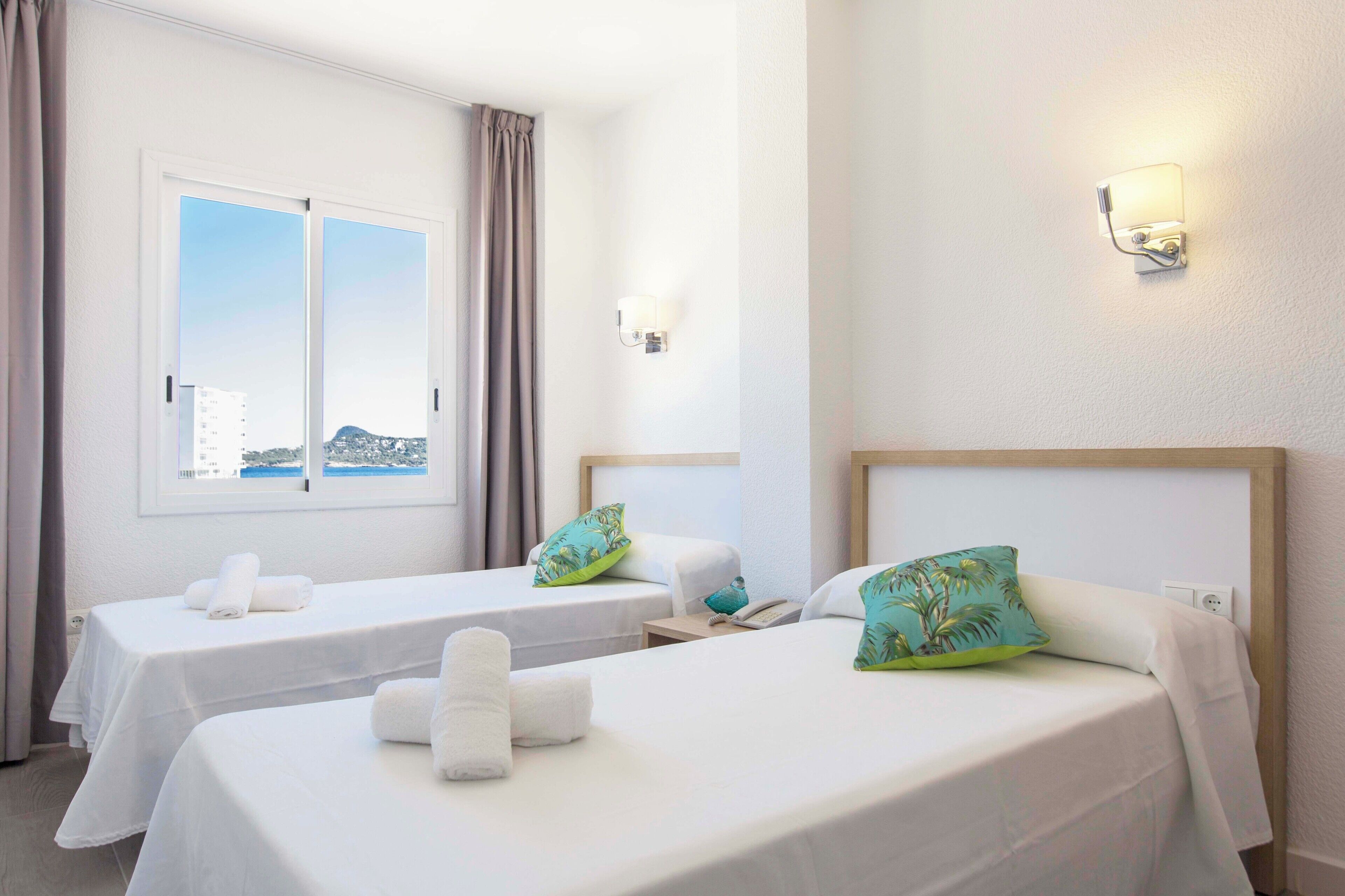 Caja de seguridad en la habitación, wifi gratis y ropa de cama 