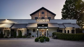 Fachada da propriedade