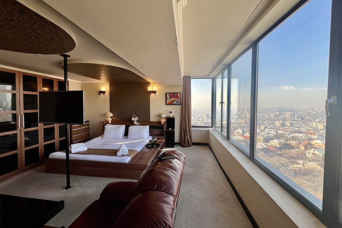 Luxury-Suite | 2 Schlafzimmer, Minibar, Schreibtisch, Bügeleisen/Bügelbrett