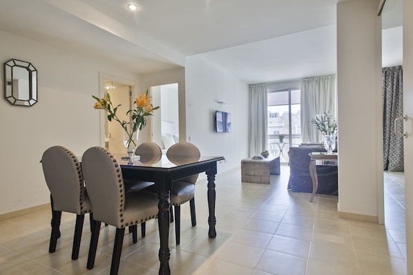 1 bedroom, Egyptian cotton sheets, premium bedding, down comforters - Splendom Suites Pau Claris (Barcelona)