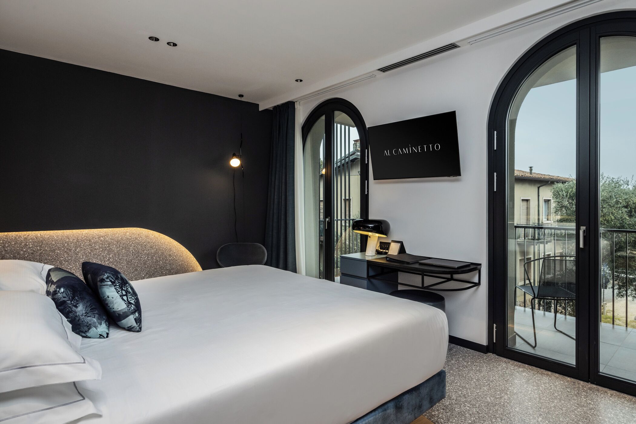 Suite Junior, 1 letto king, terrazzo, vista giardino