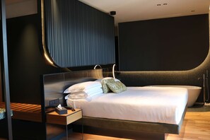 Suite, 1 King Bed, Terrace, Lake View