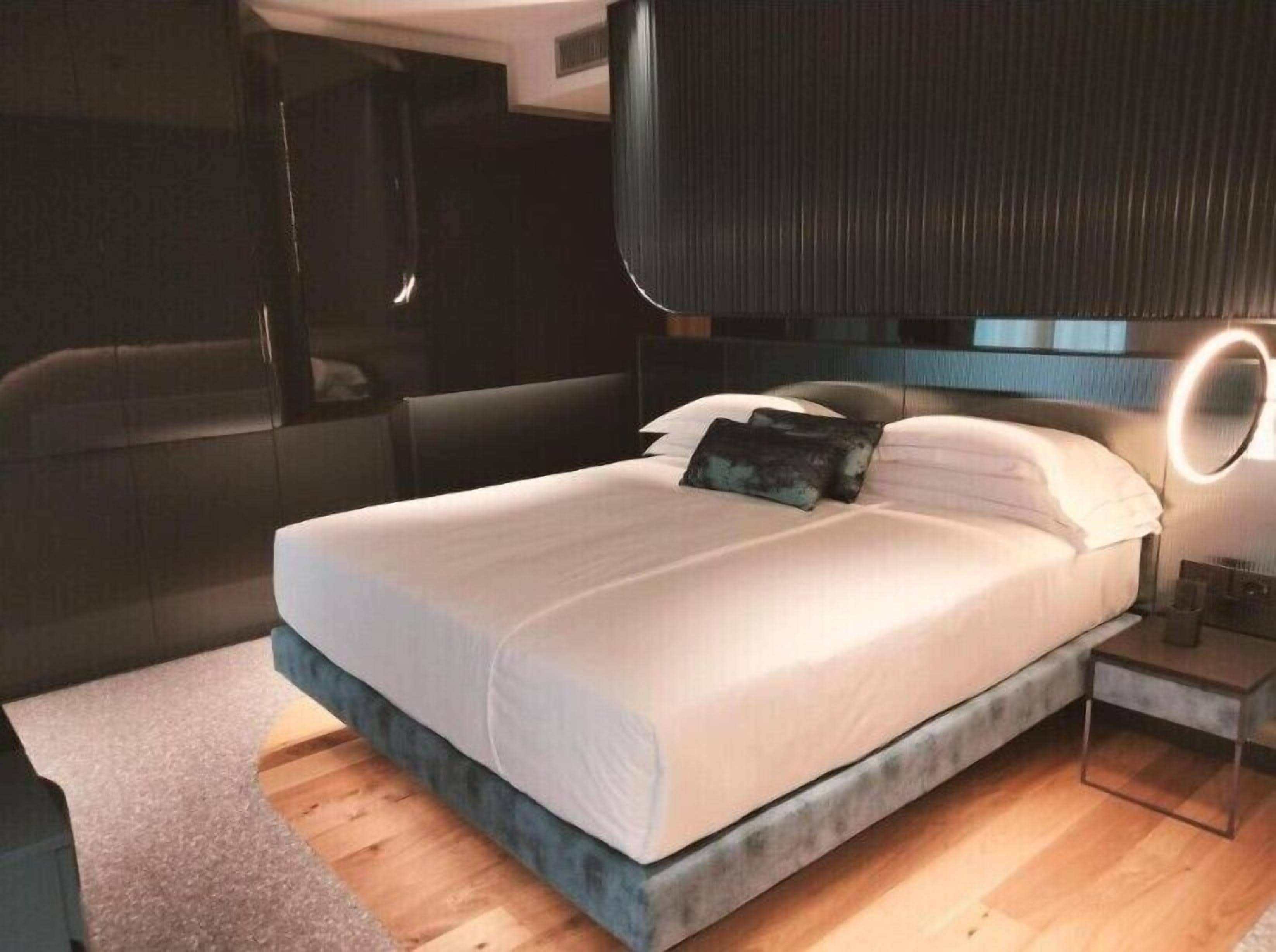 Frette Italian sheets, premium bedding, down duvets, pillow-top beds