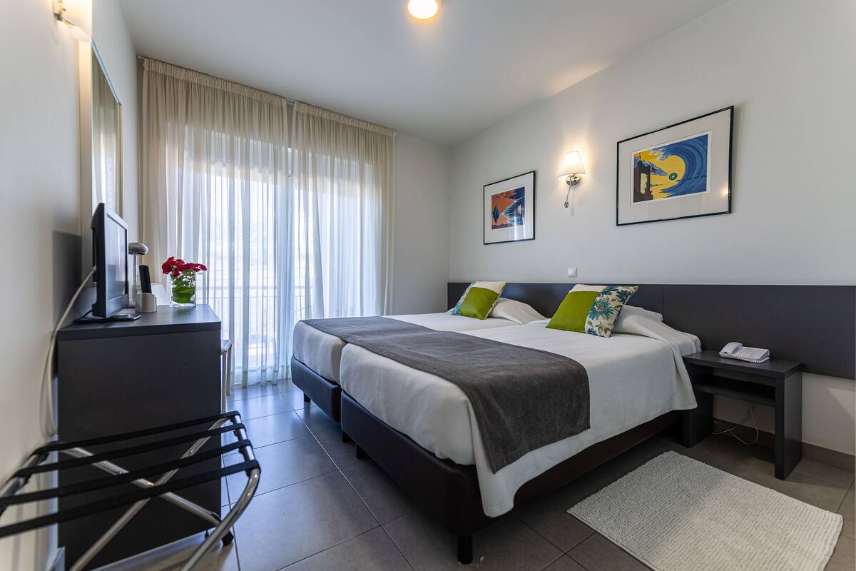 Minibar, soundproofing, free WiFi, bed sheets
