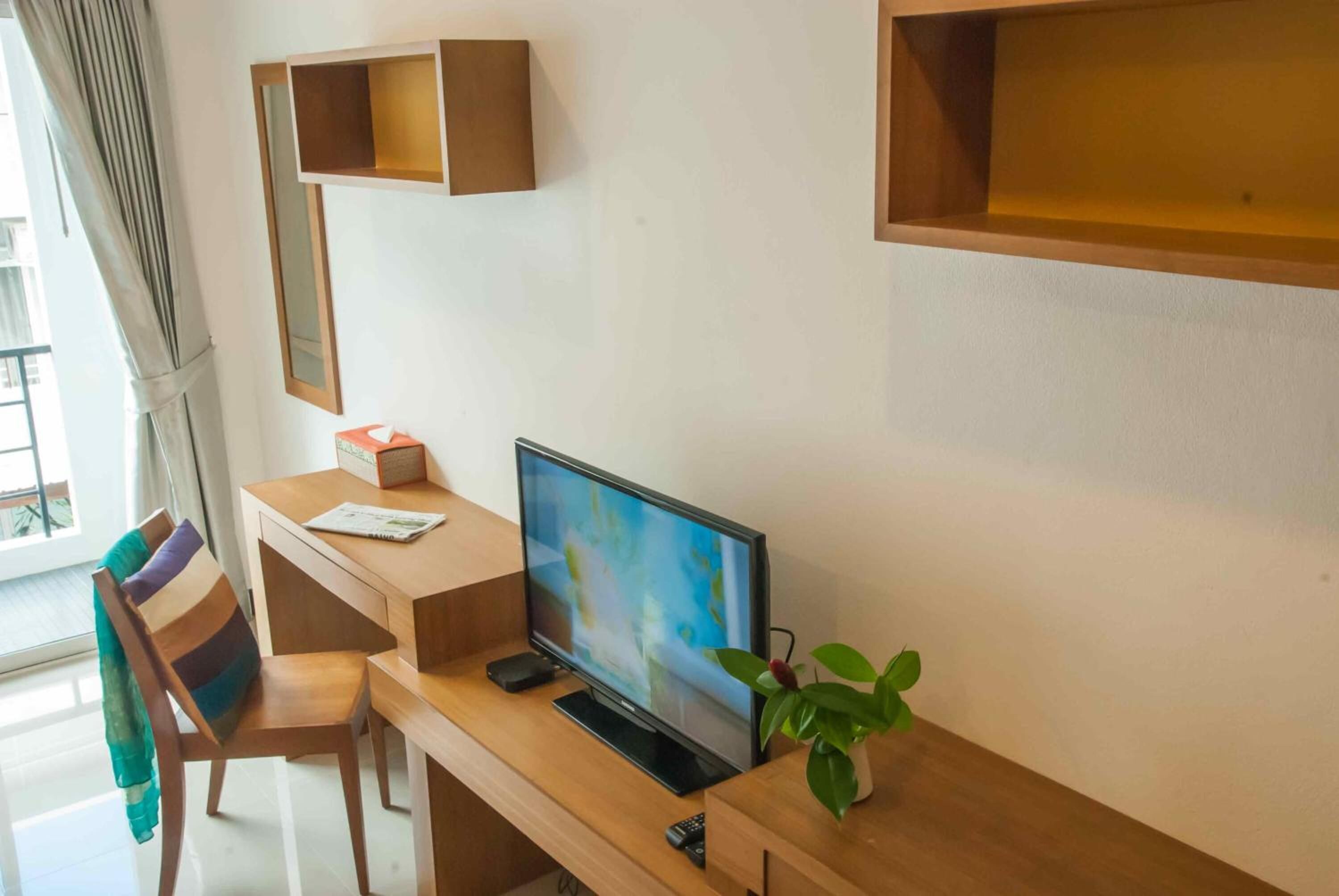 32-inch lcd tv with cable channels, tv