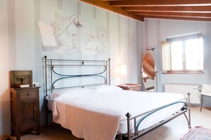 Minibar, coffre-fort, bureau