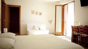 Deluxe Room, 1 Bedroom | In-room safe, desk, cribs/infant beds, free WiFi