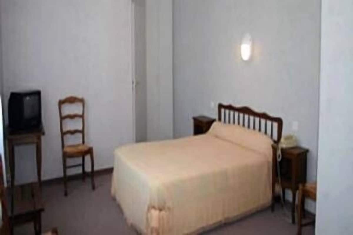 Doppia Standard, 1 letto matrimoniale | Biancheria in cotone egiziano, una scrivania, insonorizzazione