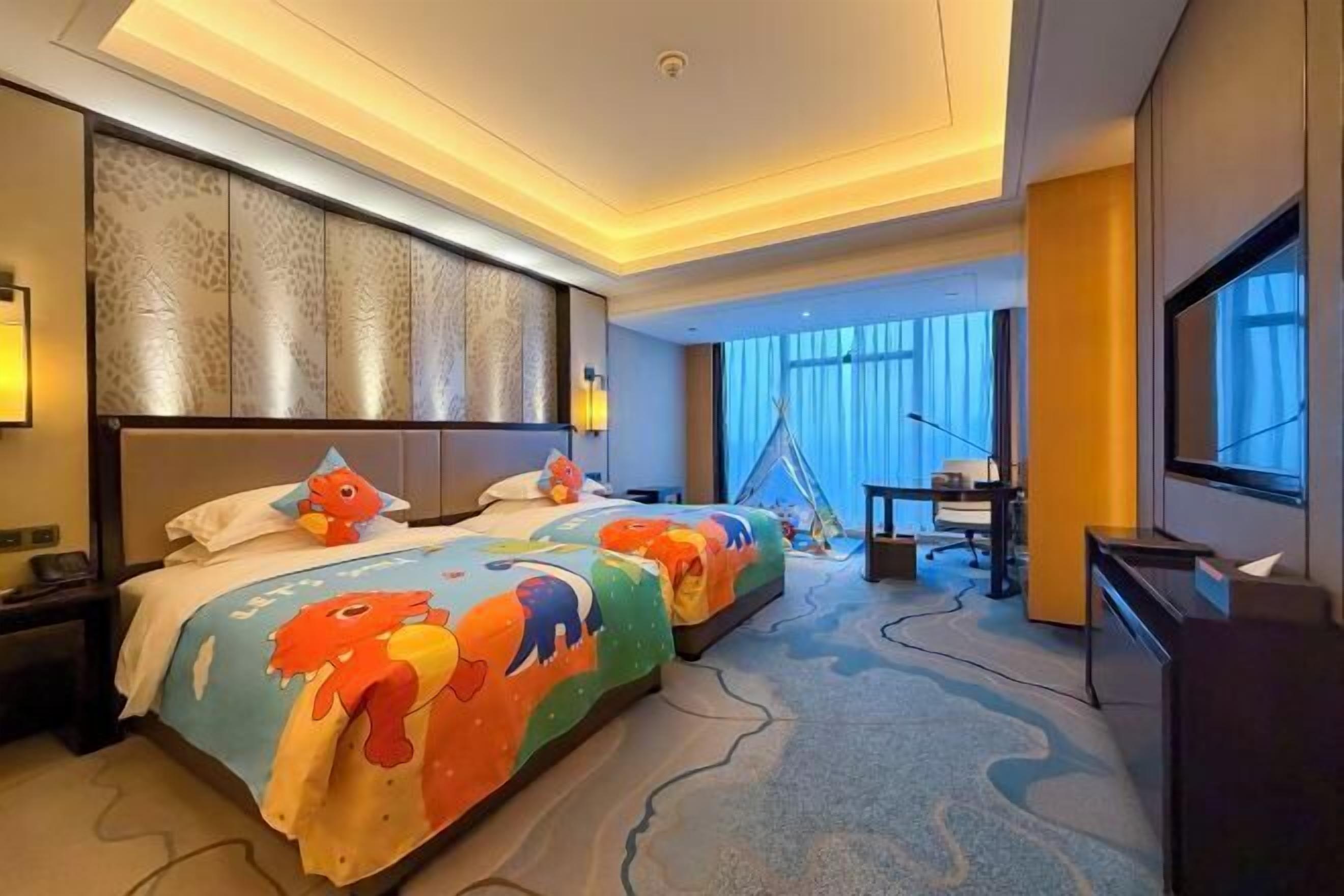 Premium bedding, minibar, in-room safe, desk