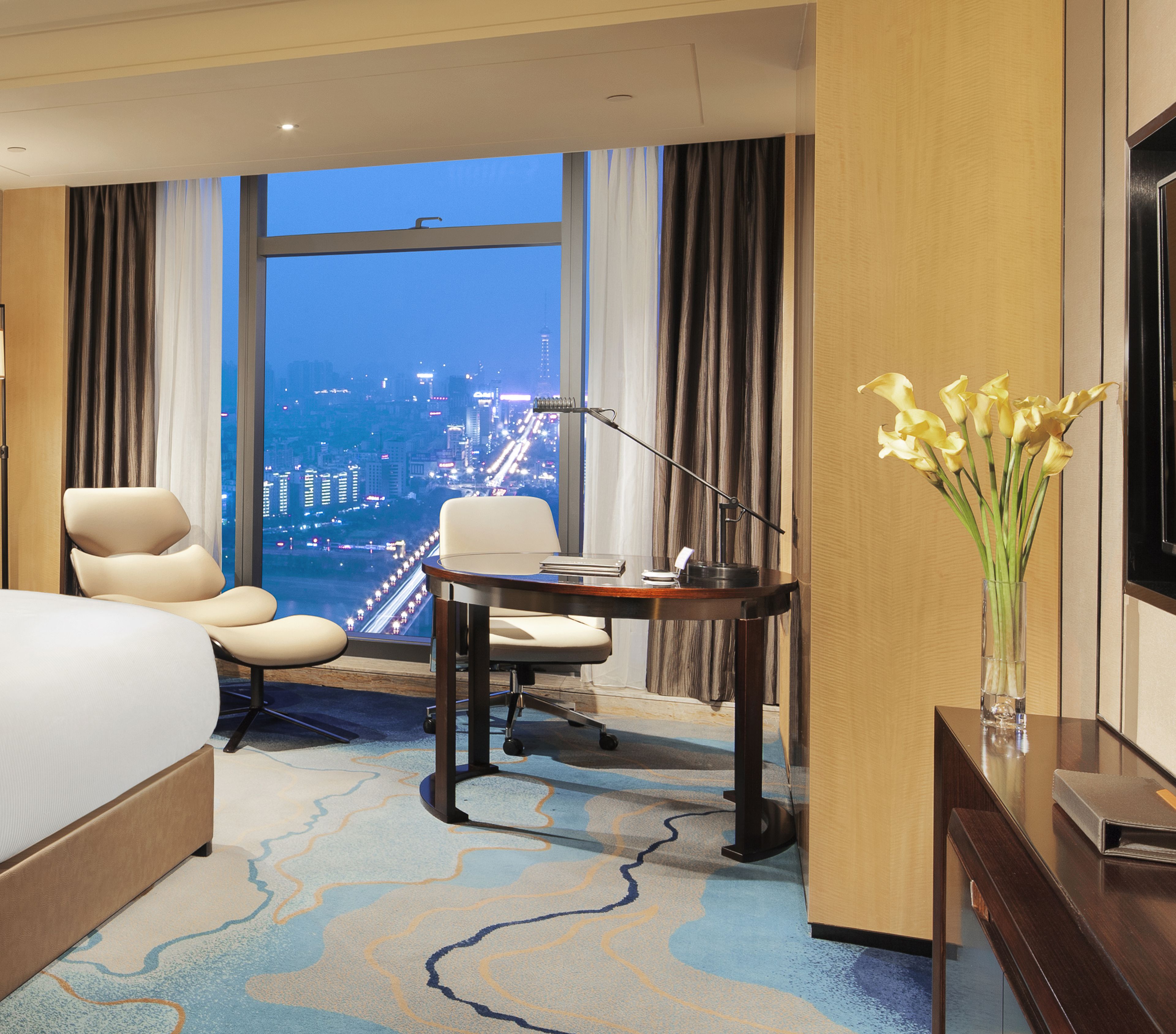 1 bedroom, premium bedding, minibar, in-room safe