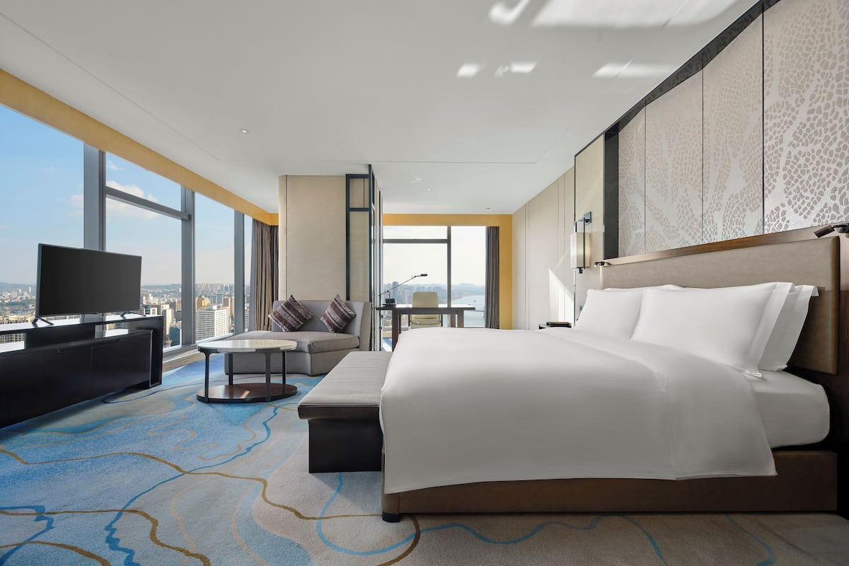 King Premium Studio River View