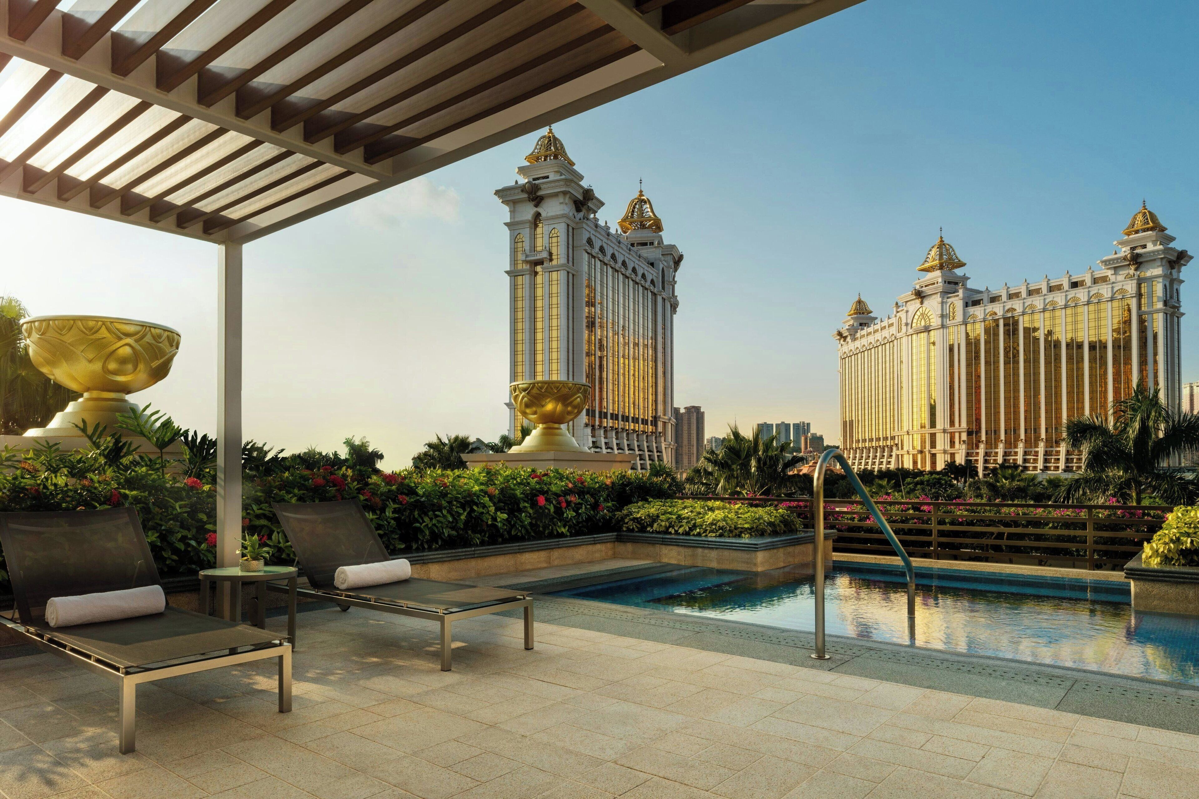 高档床上用品、羽绒被、迷你吧、特色家居