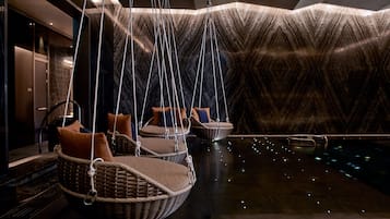 Couples treatment rooms, sauna, hot tub, steam room, body treatments