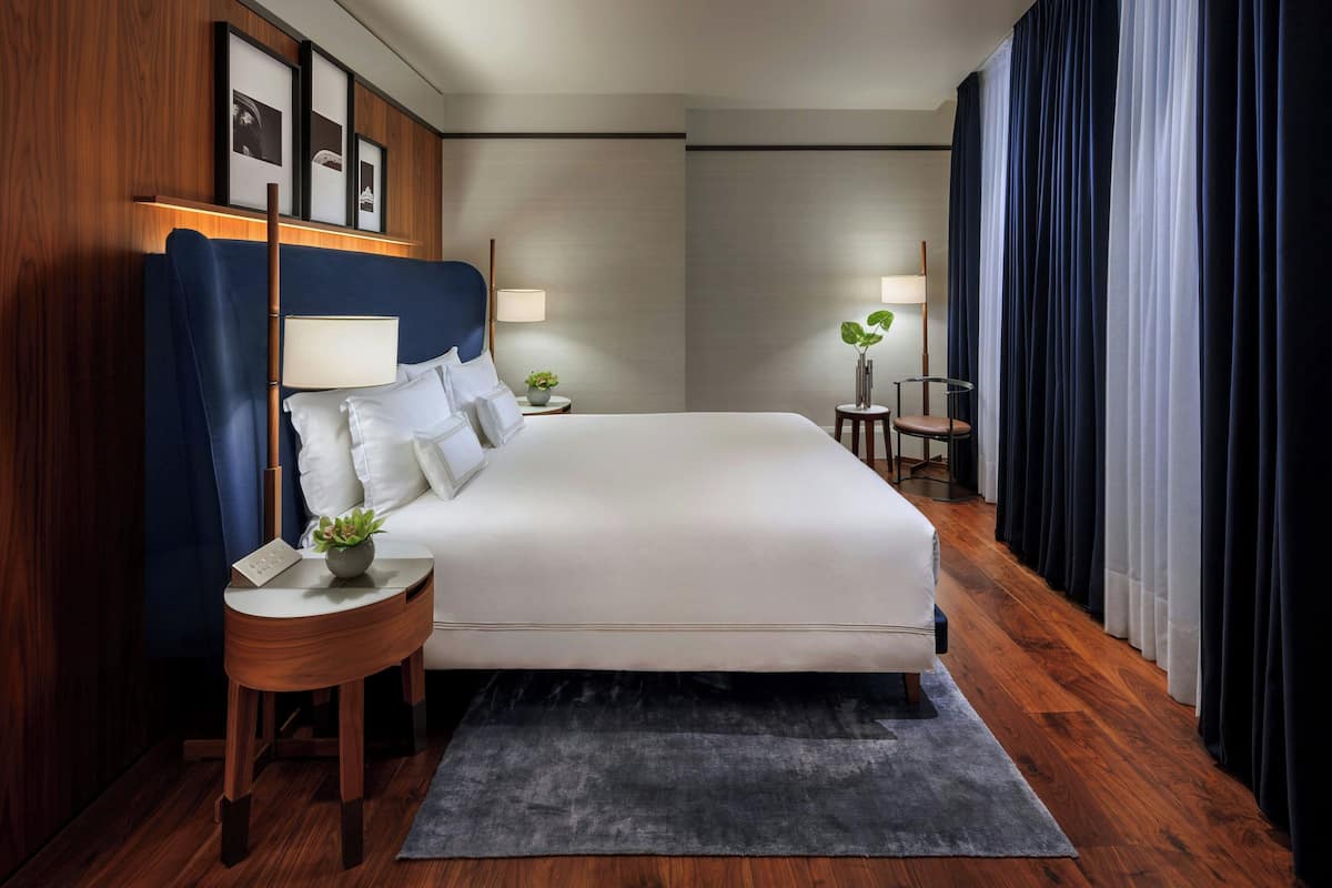 Design Suite, 1 King Bed (Designer Suite) | Egyptian cotton sheets, premium bedding, minibar, in-room safe