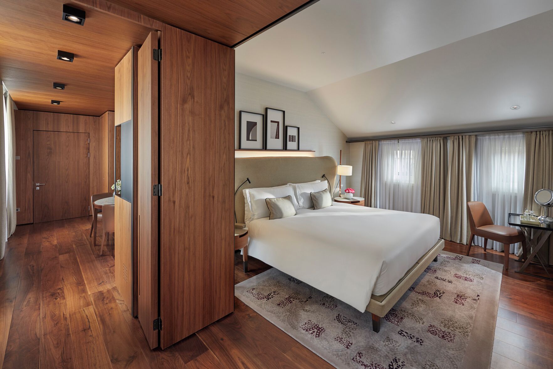 Egyptian cotton sheets, premium bedding, minibar, in-room safe