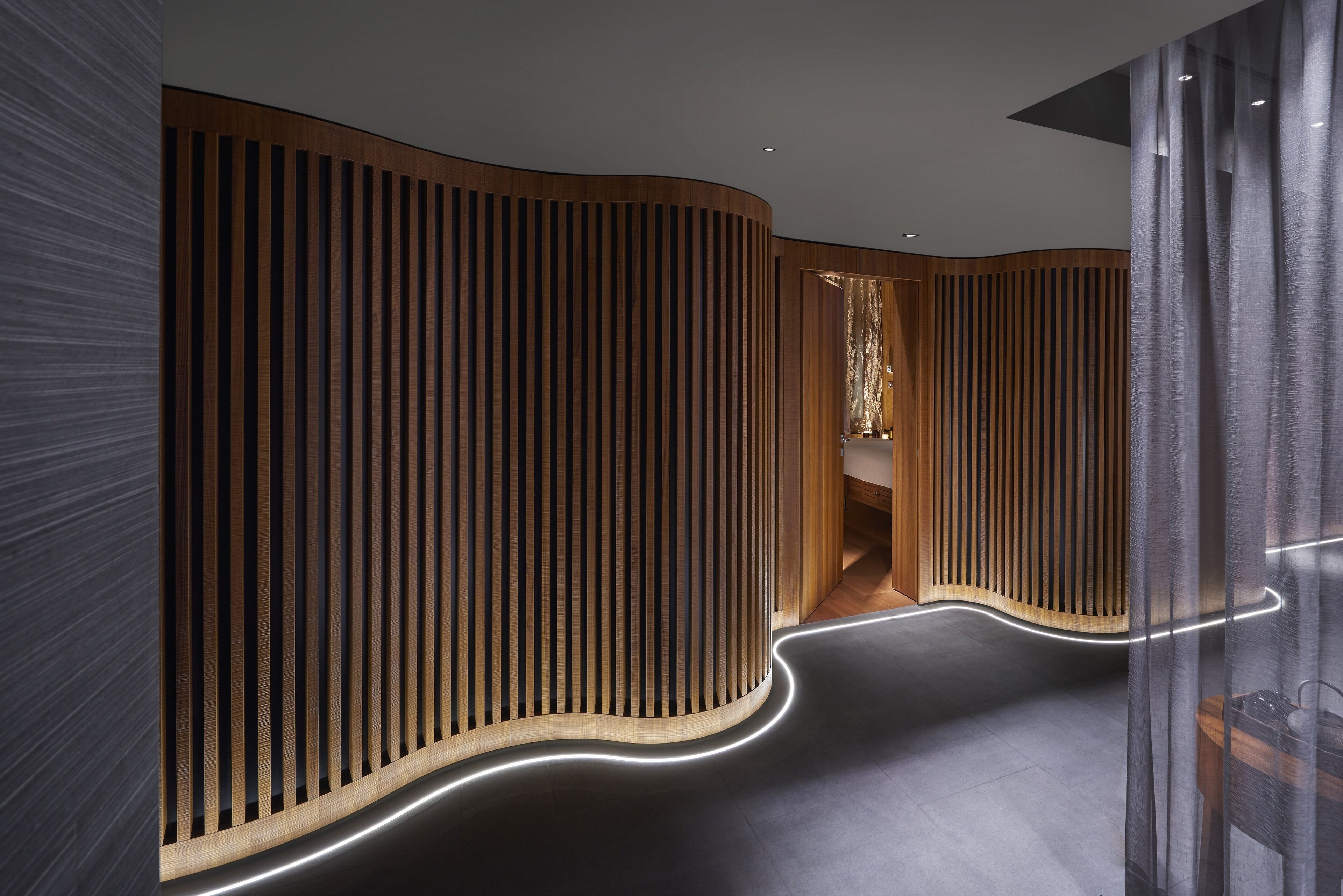 couples treatment room(s), sauna, hot tub, body treatments, body wraps