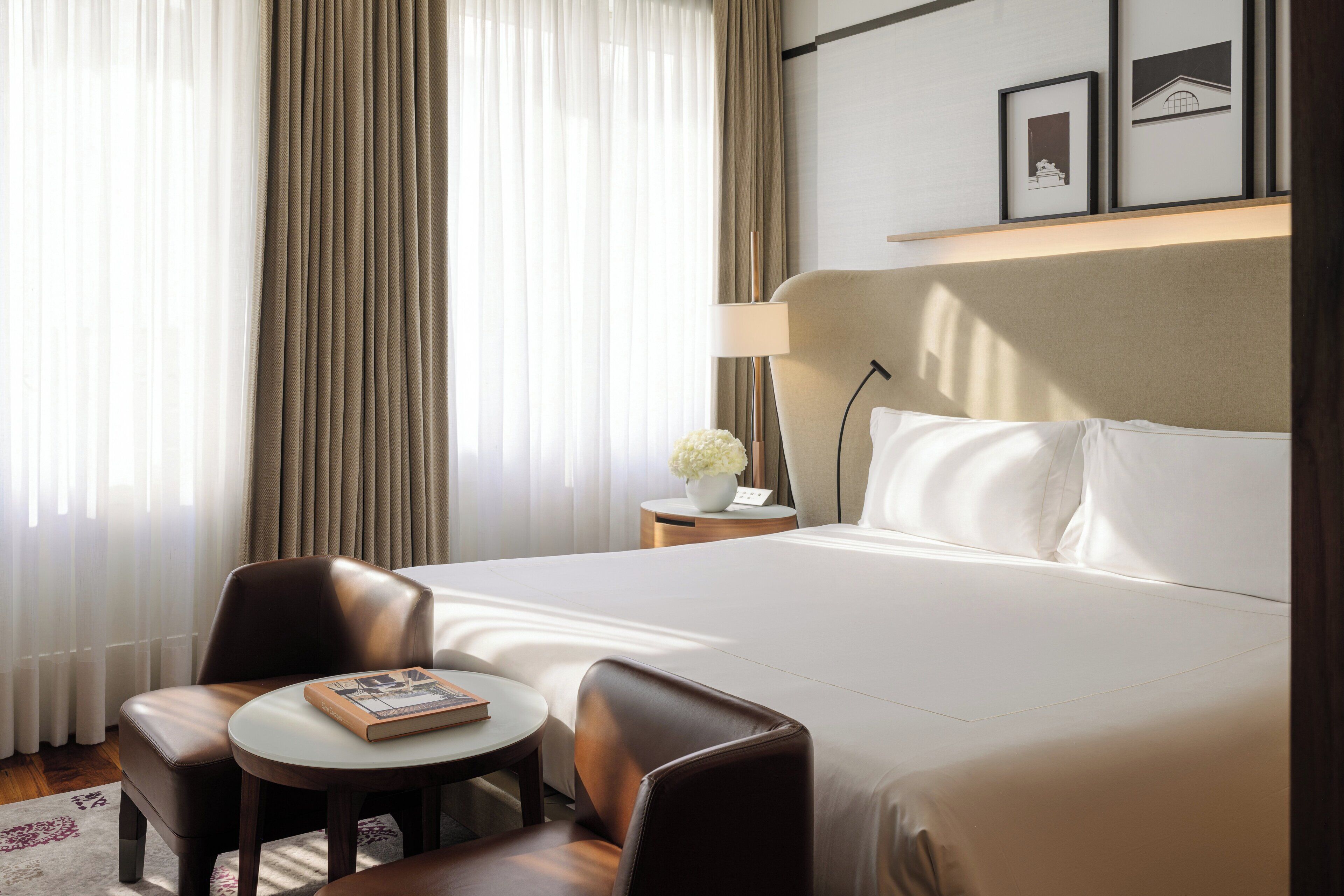 Phòng Suite, 1 giường cỡ king (Milano) | Bộ trải giường bằng vải cotton Ai Cập, bộ đồ giường cao cấp, minibar 