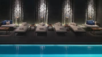 Una piscina techada