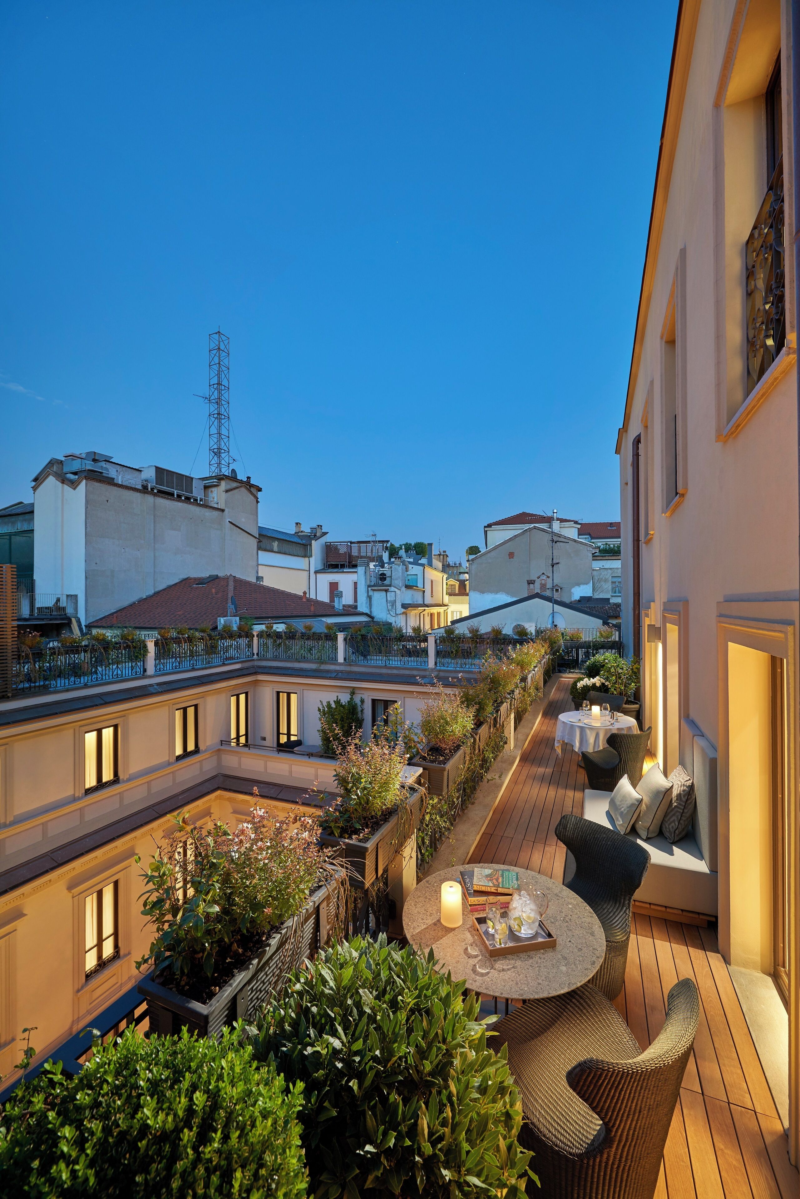 Suite, 1 King Bed, Terrace | Balcony view
