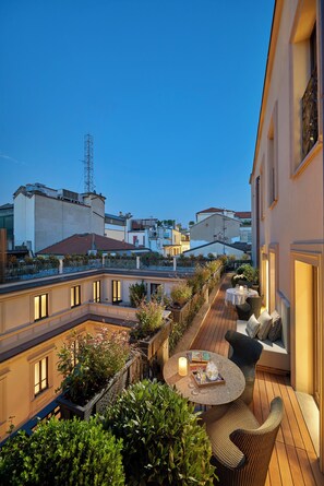 Suite, 1 King Bed, Terrace | Balcony view