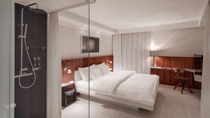 Lovely Room | Premium bedding, in-room safe, individually decorated